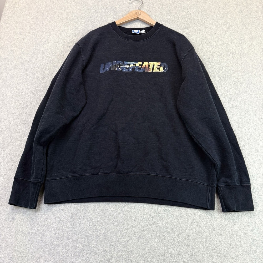 Undefeated Men's XL Black Astronaut Graphic Logo Crewneck Sweatshirt Faded